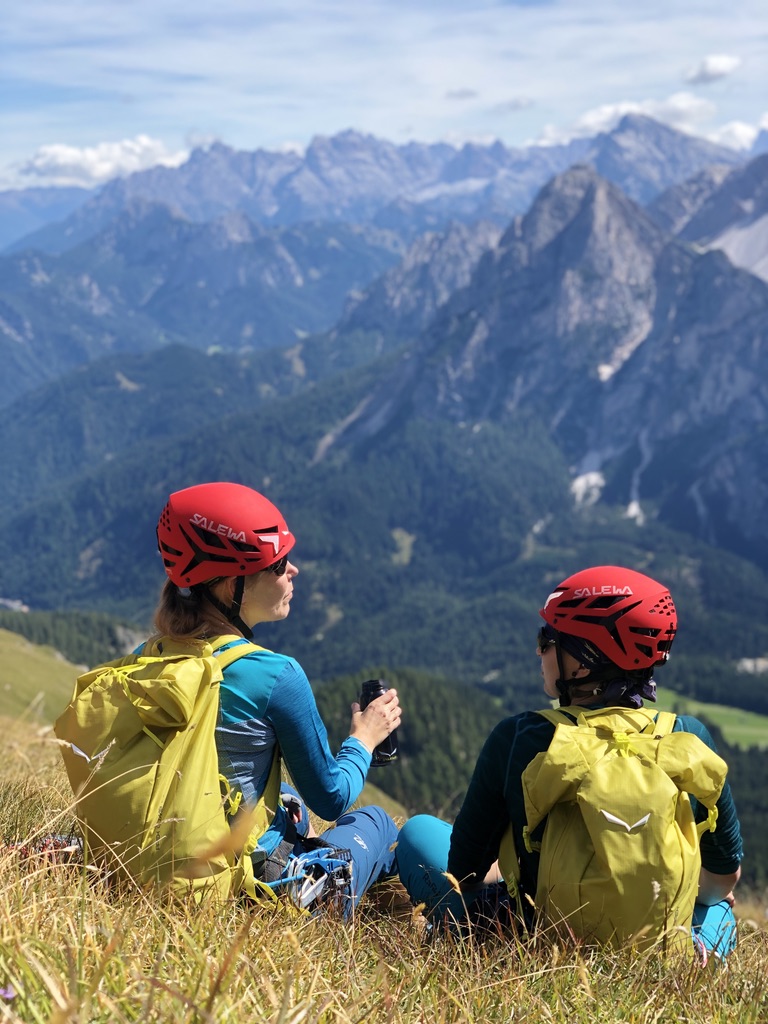 Horské scenerie italských Dolomit. Salewa Alpine Academy.