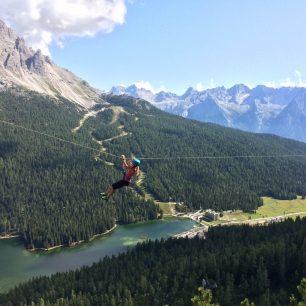 Horské scenerie italských Dolomit. Salewa Alpine Academy.