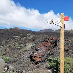 Vulkány San Antonio a Tenequía na samém jihu ostrova. Ruta de los Volcanes, GR 131, La Palma, Kanárské ostrovy