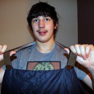 Uchycení kšand na přední části spacáku Warmpeace Quilt 300