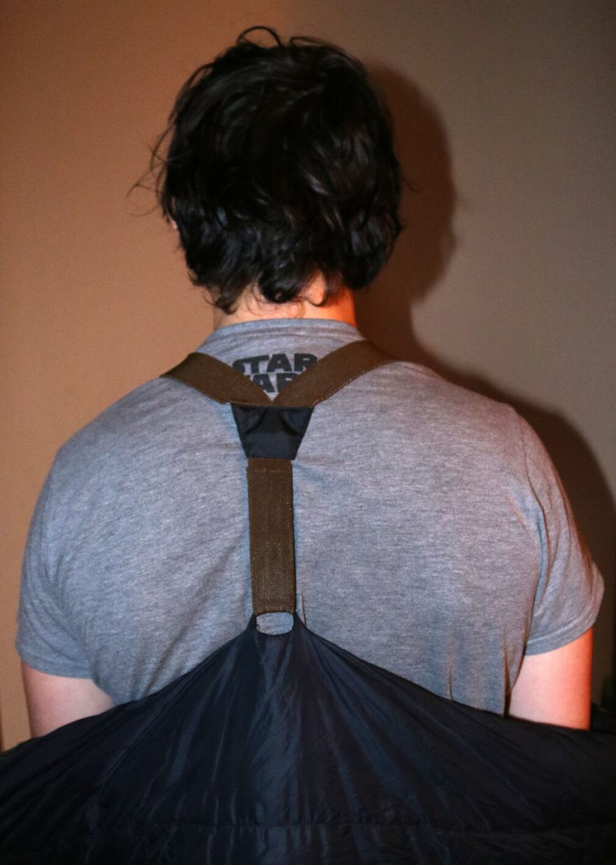 Uchycení kšand v zadní části spacáku Warmpeace Quilt 300