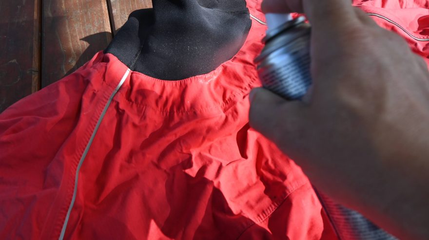 Opět po nanesení žádné skvrny - ADEMM PROTECT FABRIC SPRAY