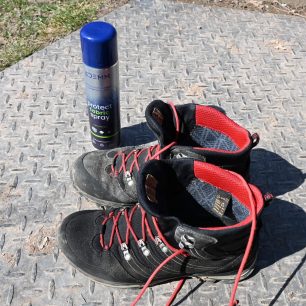 Rozdíl v barvě po nanesení impregnace ADEMM PROTECT FABRIC SPRAY