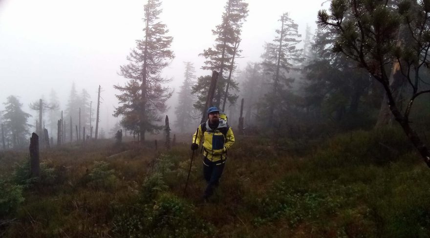 Testování ošetřených bot a bundy v podzimním sychravém počasí Krkonoš