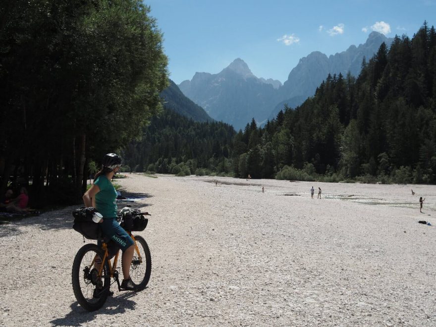 Na kolech kolem Triglavského národního parku, Julské Alpy, Slovinsko 01