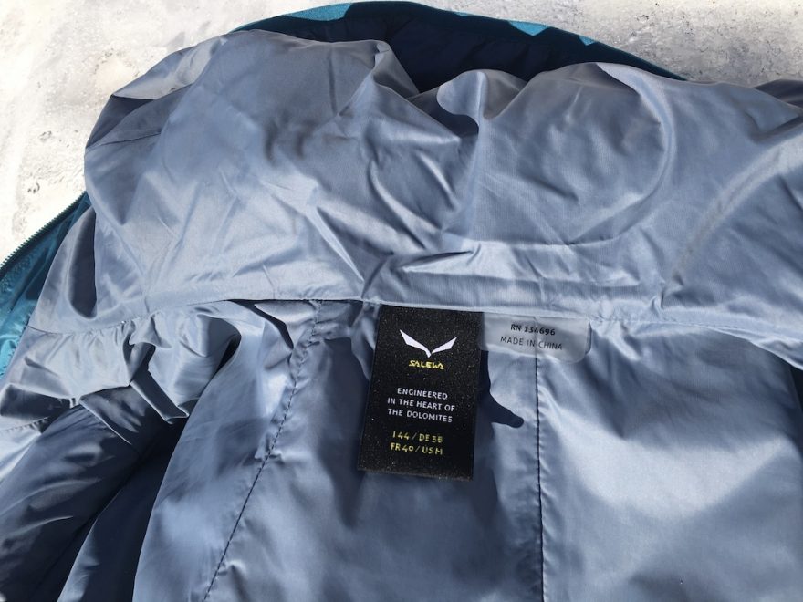 Bundu jsem testovala ve velikosti M a byla mi lehce větší, snesla bych podle mě i velikost S