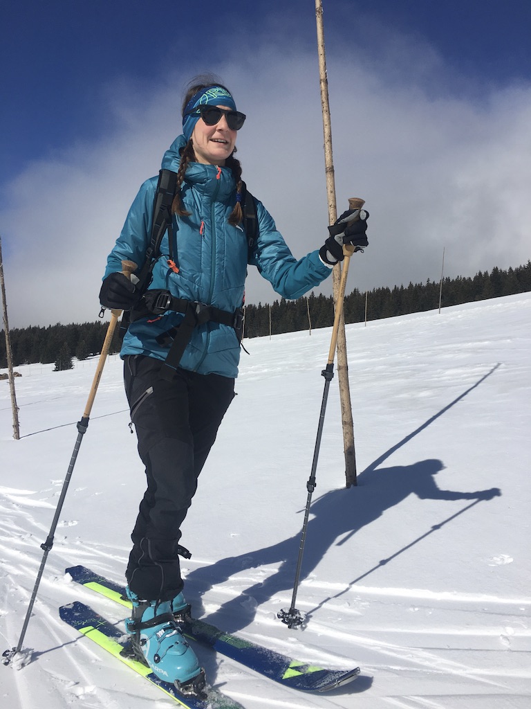 Izolační vrstva je tvořena vlnou ovcí žijících v tyrolských Alpách - bunda je díky tomu krásně teploučká i přes svou malou hmotnost a objem