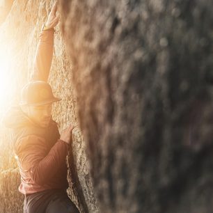 Větrovka High Point Helium se nebojí ani ostré skály.