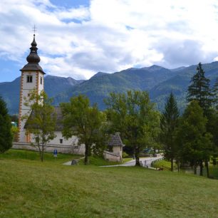Kostelík ve vesnici Stara Fužina, Bohinj, Julské Alpy