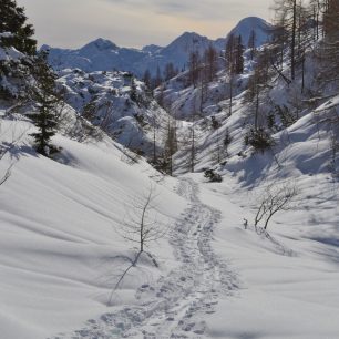 Přes Dom na Komni do Doliny Triglavských jezer v zimě. Julské Alpy