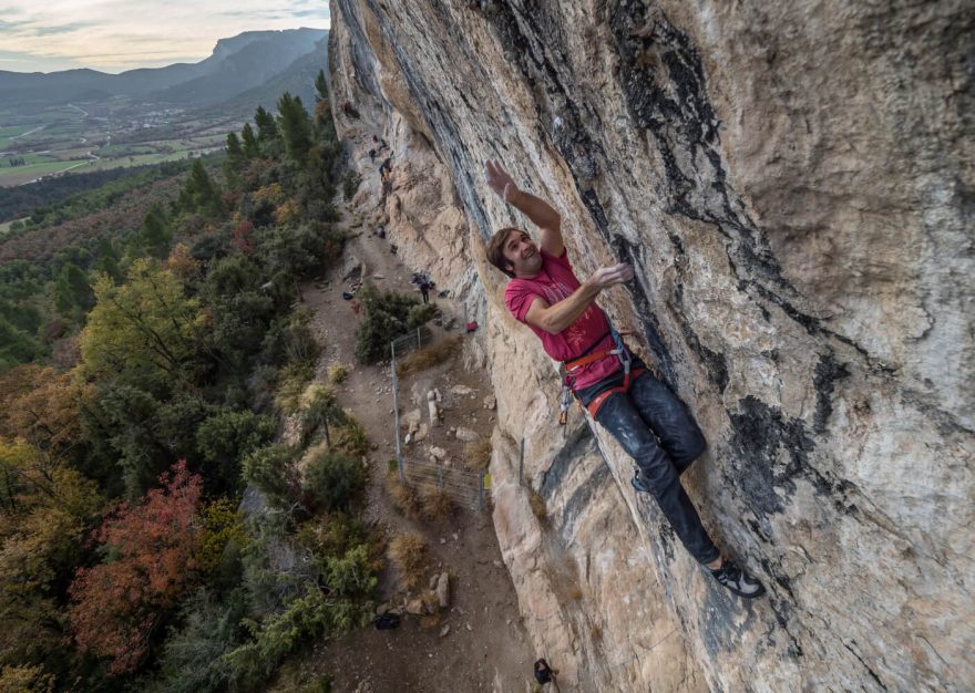 Španělská značka Tenaya sází na lezečky bez utrpení a deformace chodidla.