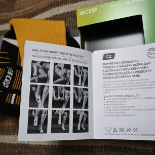 Návod na navlékání kompresních podkolenek CEP