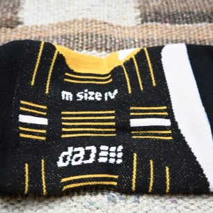 Označení velikosti přímo na podkolenkách CEP