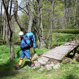 Testování podkolenek CEP LIGHT MERINO i při pochodování na těžko