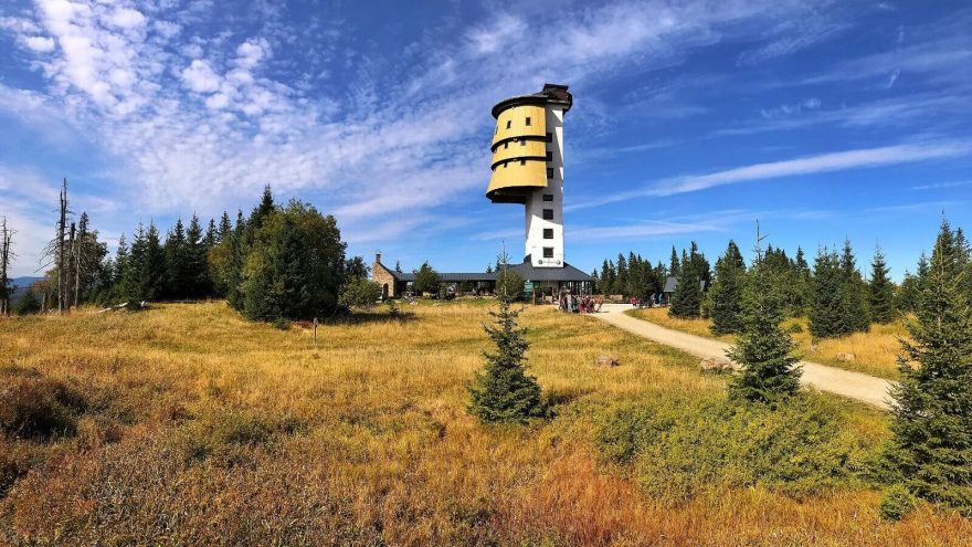 Rozhledna na vrcholu Poledník, Šumava.