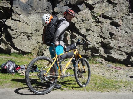 Dlouhá jízda z Beskyd za skalním lezením na Kružberku.