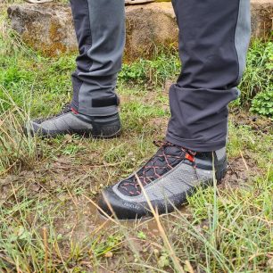 Kalhoty přetáhneme i přes pohorky