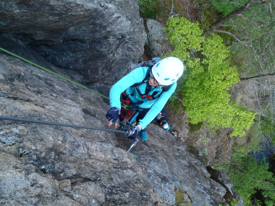 Nejtěžší varianta (D) feraty Vodní brána u Semil.