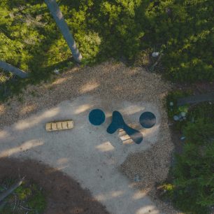Kromě vyhlídek najdeme v lesoparku na Stráži pěkné posezení. Rokytnice nad Jizerou, Krkonoše