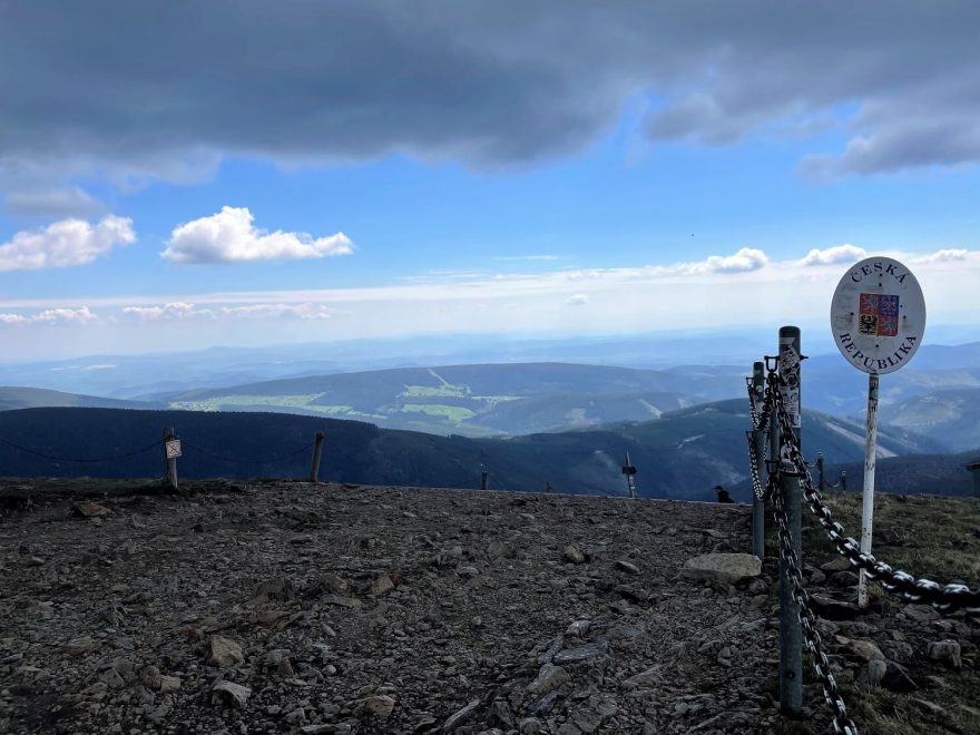 Den 11 - ze Sněžky na Pomezky. Krkonoše. Přeběh Severní stezky podél severní hranice ČR