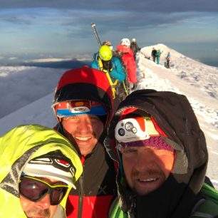 Výstup na Mont Blanc si můžete objednat v kanceláři horského vůdce, který vás na výstup připraví, zajistí vše potřebné a velice ochotně s vámi výstup absolvuje.