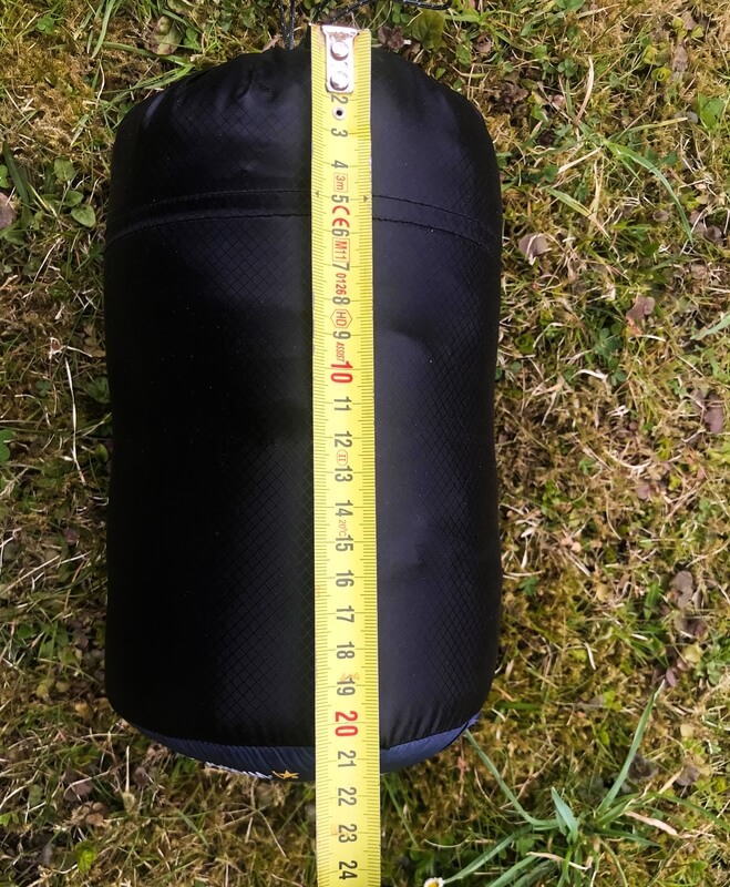 Výška spacáku v kompresním obalu SCALE 200