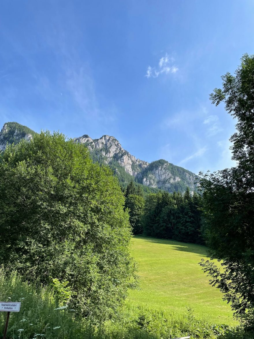 Ferata Franz Scheikl Naturfreunde Klettersteig stoupá severními svahy vrcholu Hochlantsch, rakouské Alpy