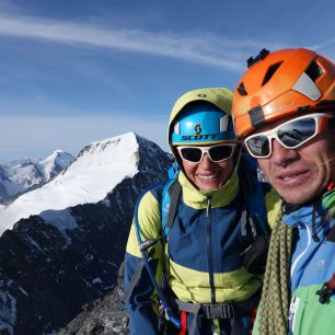 Lucie Výborná s horským vůdcem Davidem Dawem Knillem.