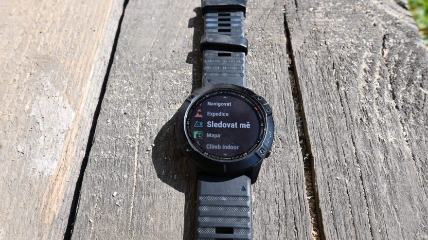 Funkce SLEDOVAT MĚ se hodí všude tam, kde se vydáváte do neznáma - Garmin Fenix 6X PRO