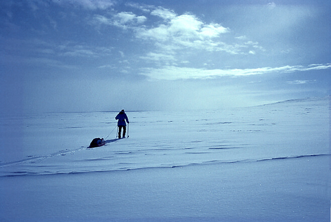 Reinhold Messner při přechodu Antarktidy přes jižní pól v roce 1990.