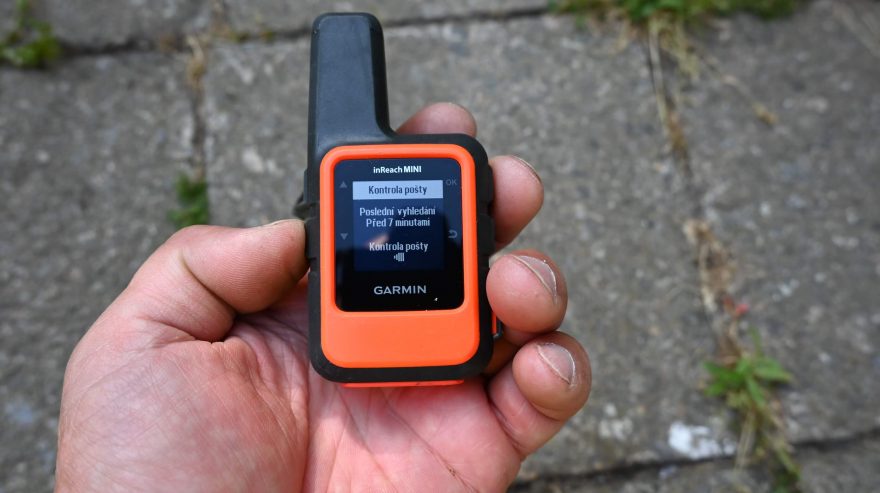 Kontrola pošty na zařízení Garmin inReach Mini