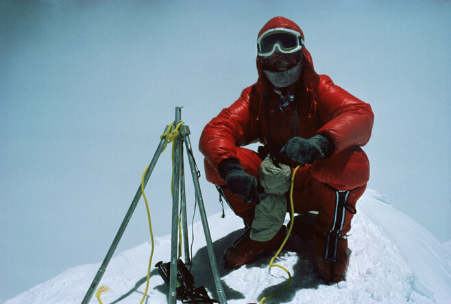 Reinhold Messner na vrcholu Mount Everest v roce 1978.