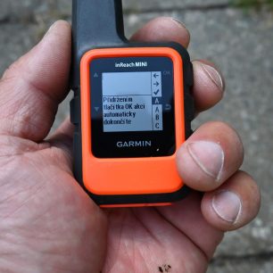 Obrazovka pro psaní zpráv - Garmin inReach Mini