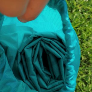 Dostatečně prostorný obal karimatky Zulu Moonlight mummy.