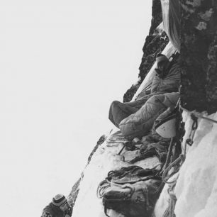 Neskutečnou vytrvalost a odolnost ukázal Josef Rakoncaj v roce 1976, kdy s kamarády prostoupili jako první v zimě obávanou severní Stěnu trolů (Trollveggen), považovanou za nejvyšší kolmou skalní stěnu Evropy.