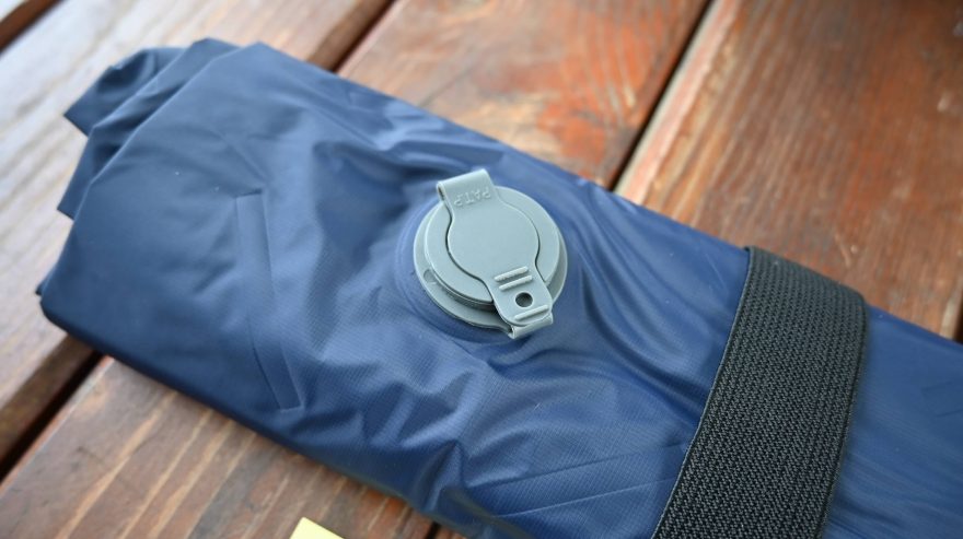 Ventil a široká guma na sbalení karimatky ZULU Alex