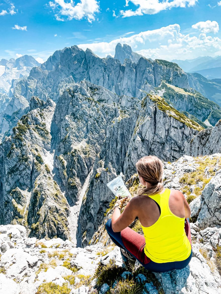 Rozeklané štíty Dachsteingebirge z feraty Intersport Donnerkogel Klettersteig, Gosausee, Solná komora, Salzkammergut, rakouské Alpy. Foto Jana Souralová