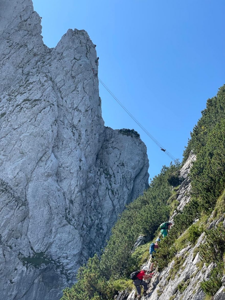 Vzdušný 40 metrů dlouhý žebřík Riesenleiter - Via ferrata Intersport Donnerkogel Klettersteig, Solná komora, Salzkammergut, rakouské Alpy. Foto Jana Souralová