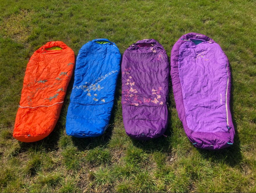 Dětské spacáky Boll jsou charakteristické kvalitním zpracováním, najdete zde i důmyslné funkční prvky a reflexní doplňky. Zleva: Patrol Lite, Patrol (2x), Stellar.