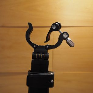 Zadní upínací mechanismus Shotgun Pro na sedlovou trubku.