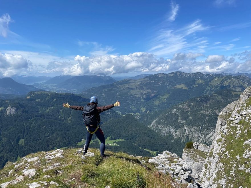 Výhledy z vrcholu Loser nad jezerem Altauseer see, Totes Gebirge, rakouské Alpy