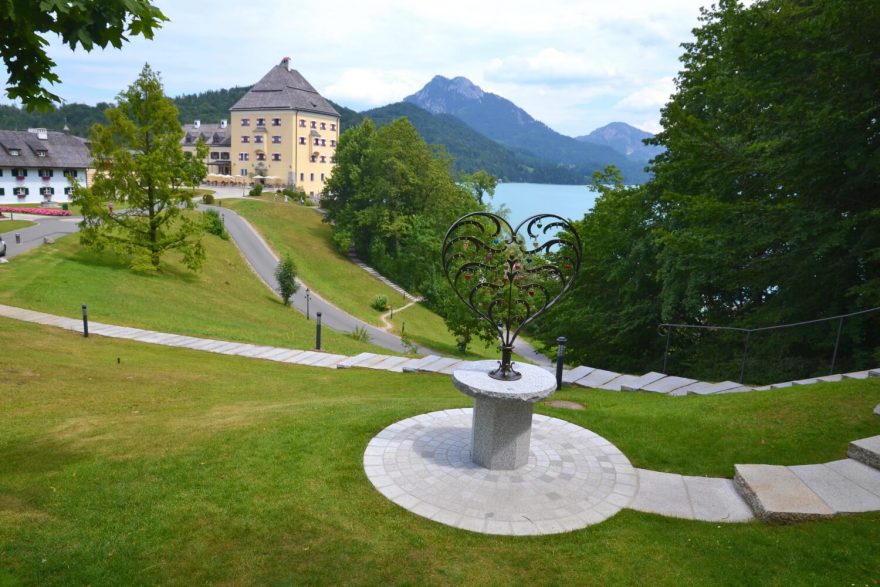 Výhledy od zámku Fuschl. Okruh kolem Fuschlsee, Solná komora, Salzkammergut, rakouské Alpy