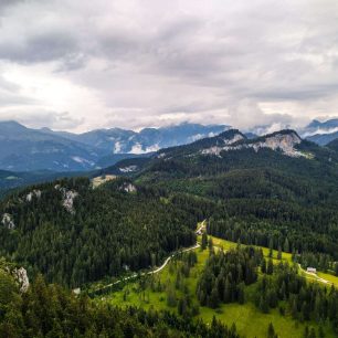 Výhledy z vrcholu Predigstuhl. Via ferrata Mein Land, Dein Land, Solná komora, rakouské Alpy