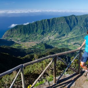 Vyhlídky poblíž Bica da Cana, Madeira.