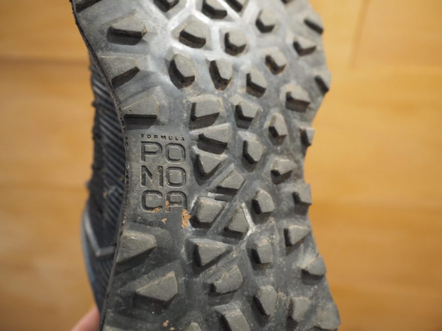 Podrážka POMOCA s technologií S-path zajišťuje optimální přenášení síly chodidla na podložku a jeho odvalování.