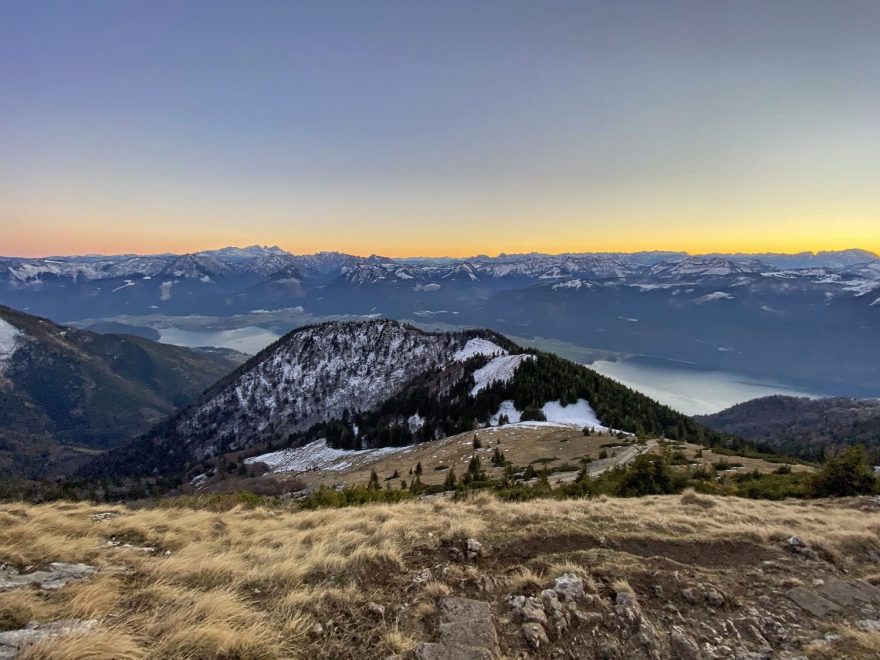 Stmívání na vrcholu Schafberg, Solná komora, rakouské Alpy