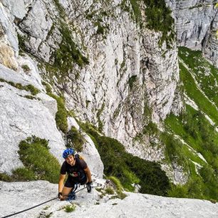 Jedna z nejnáročnějších rakouských ferrat Seewand klettersteig překonává úctyhodné převýšení i převislé úseky. Solná komora, Rakousko, Alpy