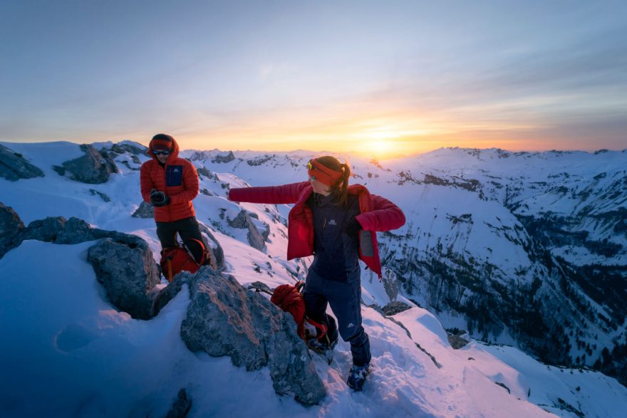 Technická péřová bunda Mountain Equipment Baltoro Jacket obstojí i v extrémních podmínkách.