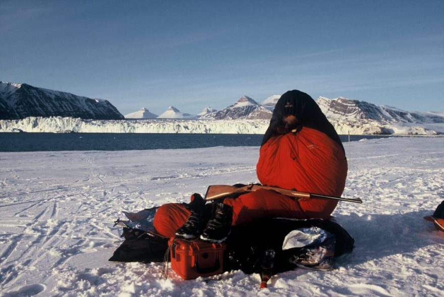 Noční hlídka na polární expedici.