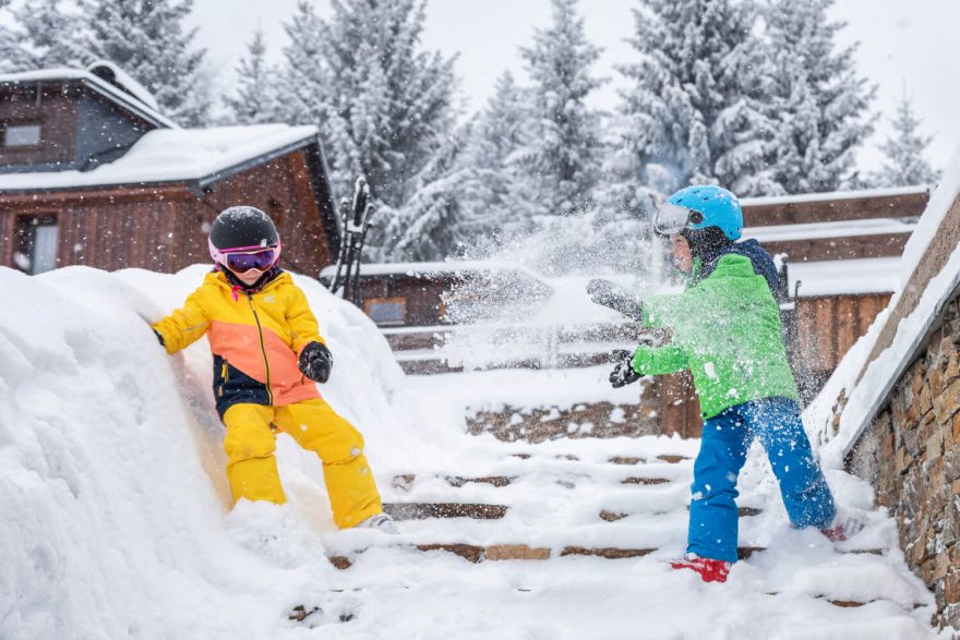 Dětské zimní oblečení Hannah je vybaveno membránou Resstex 10 000 s vyváženým poměrem nepromokavosti a prodyšnosti.
